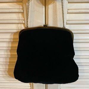 1940s Garay black velvet purse satin lines chain